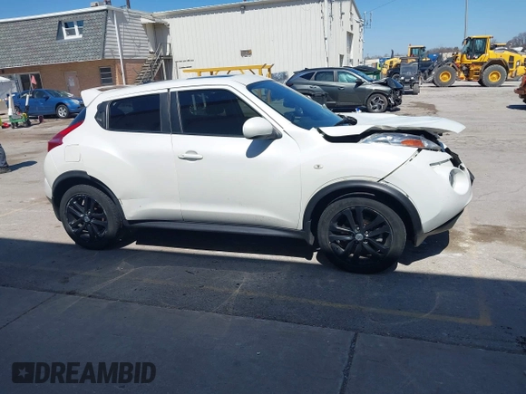 2014 Nissan Juke Nismo z VIN JN8AF5MV7ET357773, wystawiony jako IAAI lot #41994767 z przebiegiem 135 424 mil mil oraz . Historia ofert i sprzedaży dostępna na DreamBid. Obrazek 13.