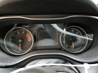 2020 Jeep Cherokee Altitude with VIN 1C4PJMLX8LD655922, listed as a Copart auction lot 41929855 with 0 mi miles and Salvage Title. Bid and sale history available at carsss.com. Image 9.