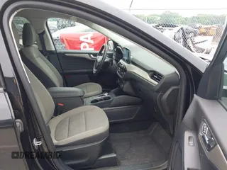 2021 Ford Escape SE z VIN 1FMCU9G6XMUA27362, wystawiony jako IAAI lot #42438771 z przebiegiem 36 040 mil mil oraz . Historia ofert i sprzedaży dostępna na DreamBid. Obrazek 5.