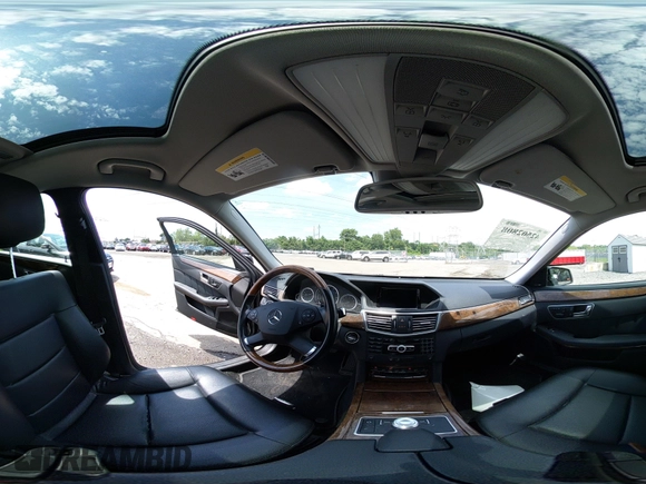 2012 Mercedes-Benz E 350 Luxury z VIN WDDHF8JB5CA629709, wystawiony jako IAAI lot #42502808 z przebiegiem 109 527 mil mil oraz . Historia ofert i sprzedaży dostępna na DreamBid. Obrazek 19.