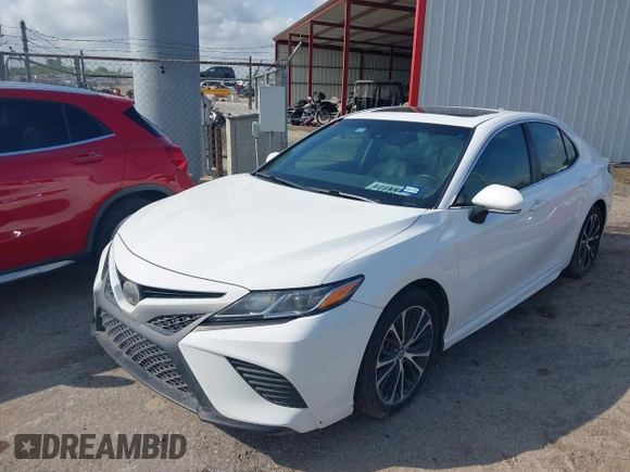 2018 Toyota Camry LE z VIN 4T1B11HK5JU623766, wystawiony jako IAAI lot #41997511 z przebiegiem 146 569 mil mil oraz . Historia ofert i sprzedaży dostępna na DreamBid. Obrazek 2.