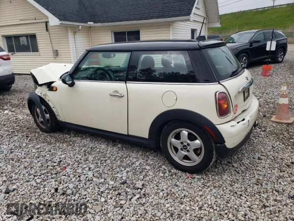 2008 MINI Hardtop with VIN WMWMF33508TT65360, listed as a Copart auction lot 58693445 with 105,783 mi miles and Salvage title. Bid and sale history available at DreamBid. Image 2.