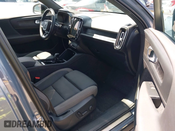 2023 Volvo XC40 Ultimate с VIN YV4ED3UM9P2004004, выставлен на аукционе IAAI как лот 42518982 с пробегом 33 775 миль миль и . История ставок и продаж доступна на DreamBid. Изображение 5.