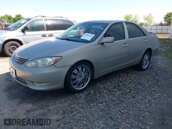 2005 Toyota Camry LE with VIN JTDBF32K050163858, listed as a IAAI auction lot 42004768 with 350,164 mi miles and . Bid and sale history available at DreamBid. Image 2.