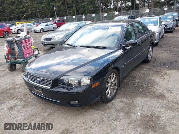 2004 Volvo S80 with VIN YV1TH59HX41349382, listed as a IAAI auction lot 41712062 with 77,124 mi miles. Bid and sale history available at carsss.com. Image 2.