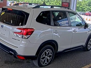 2020 Subaru Forester Premium with VIN JF2SKAGC1LH511040, listed as a IAAI auction lot 42854252 with 95,067 mi miles and . Bid and sale history available at DreamBid. Image 3.