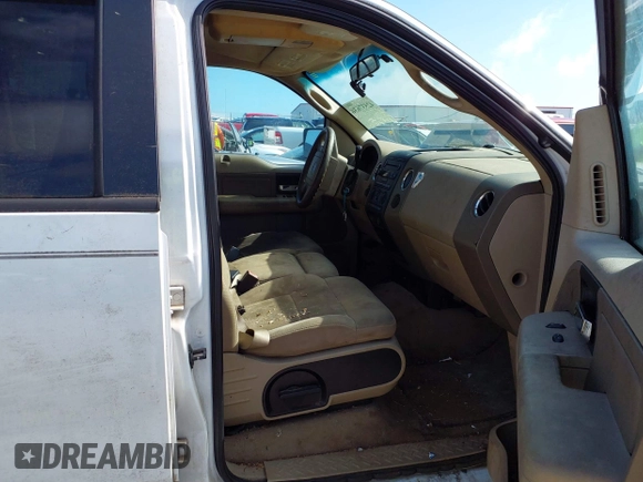 2006 Ford F-150 XLT z VIN 1FTPW14V66KD69645, wystawiony jako IAAI lot #42537636 z przebiegiem 237 535 mil mil oraz . Historia ofert i sprzedaży dostępna na DreamBid. Obrazek 5.