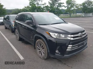 2019 Toyota Highlander SE with VIN 5TDJZRFH7KS610103, listed as a IAAI auction lot 42751661 with 38,084 mi miles and . Bid and sale history available at DreamBid. Image 1.