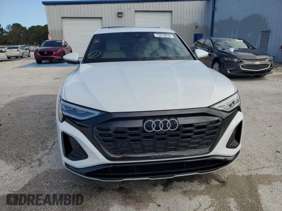 2024 Audi Q8 e-tron Sportback S line Premium Plus z VIN WA1CAAGE5RB013159, wystawiony jako Copart lot #73810634 z przebiegiem Nie podano mil oraz Nie do naprawy • Non repairable. Historia ofert i sprzedaży dostępna na DreamBid. Obrazek 5.