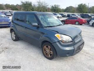2011 Kia Soul ! with VIN KNDJT2A21B7289004, listed as a IAAI auction lot 41618147 with 90,341 mi miles. Bid and sale history available at carsss.com. Image 1.