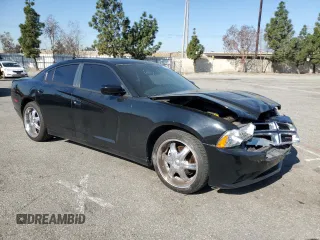 2013 Dodge Charger SE z VIN 2C3CDXBG6DH640417, wystawiony jako Copart lot #46549115 z przebiegiem 176 853 mil mil oraz Szkody całkowita. Historia ofert i sprzedaży dostępna na DreamBid. Obrazek 4.