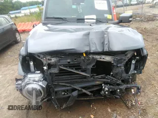 2023 Ford Bronco z VIN 1FMEE5BP0PLB18858, wystawiony jako IAAI lot #42487421 z przebiegiem 38 477 mil mil oraz . Historia ofert i sprzedaży dostępna na DreamBid. Obrazek 6.
