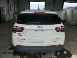 2018 Jeep Compass Sport с VIN 3C4NJDAB8JT239519, выставлен на аукционе Copart как лот 57216835 с пробегом 136 787 миль миль и Списание • Salvage title. История ставок и продаж доступна на DreamBid. Изображение 6.