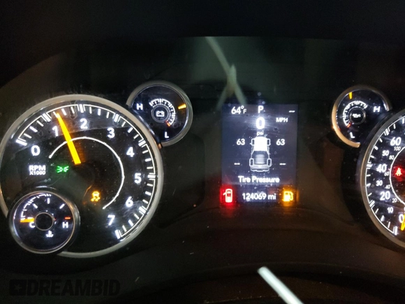 2019 Ram 2500 Tradesman z VIN 3C6UR5CJ2KG593276, wystawiony jako Copart lot #54655995 z przebiegiem 124 069 mil mil oraz Czysty tytuł • Clean title. Historia ofert i sprzedaży dostępna na DreamBid. Obrazek 9.