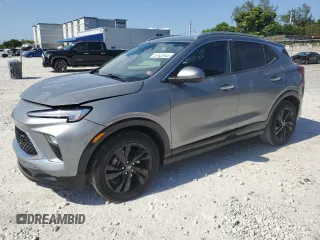 2024 Buick Encore GX Sport Touring с VIN KL4AMDSL9RB013901, выставлен на аукционе Copart как лот 57422435 с пробегом 23 783 миль миль и Списание • Salvage title. История ставок и продаж доступна на DreamBid. Изображение 1.