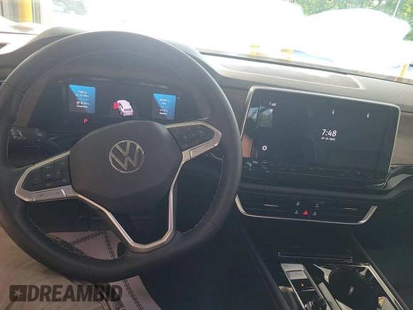 2024 Volkswagen Atlas SE with VIN 1V2HR2CA0RC565397, listed as a IAAI auction lot 42850634 with 20,499 mi miles and . Bid and sale history available at DreamBid. Image 12.