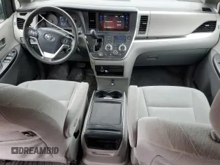 2017 Toyota Sienna LE Auto Access Seat с VIN 5TDKZ3DC5HS839932, выставлен на аукционе Copart как лот 53043735 с пробегом 240 630 миль миль и Чистый • Clean title. История ставок и продаж доступна на DreamBid. Изображение 8.