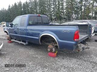 2005 Ford Super Duty F-250 XL with VIN 1FTSX21545ED39073, listed as a IAAI auction lot 41881452 with 117,709 mi miles. Bid and sale history available at carsss.com. Image 3.