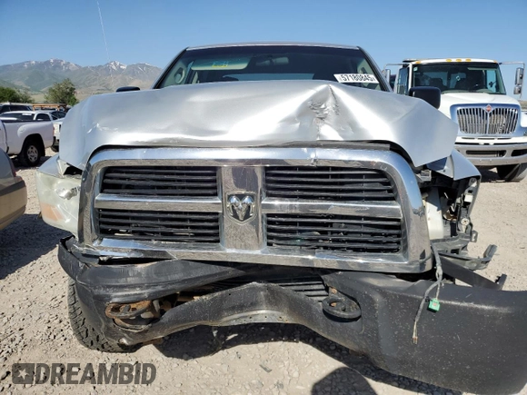2011 Ram 2500 SLT z VIN 3D7TT2CT0BG508088, wystawiony jako Copart lot #57180845 z przebiegiem 111 311 mil mil oraz Szkoda całkowita • Salvage title. Historia ofert i sprzedaży dostępna na DreamBid. Obrazek 5.