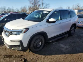2020 Honda Pilot EX z VIN 5FNYF6H3XLB011323, wystawiony jako Copart lot #86995564 z przebiegiem 44 792 mil mil oraz Szkody całkowita. Historia ofert i sprzedaży dostępna na DreamBid. Obrazek 1.