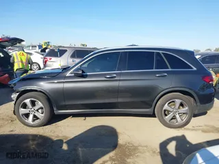 2022 Mercedes-Benz GLC with VIN W1N0G8DB4NG054477, listed as a IAAI auction lot 41756396 with 35,448 mi miles. Bid and sale history available at carsss.com. Image 15.