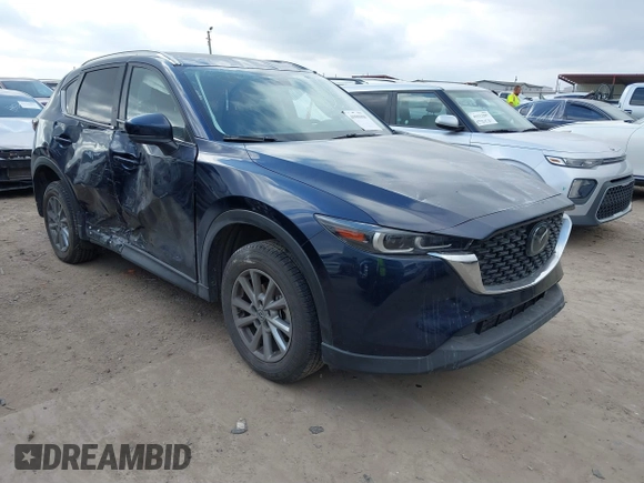 2023 Mazda CX-5 S Carbon Edition z VIN JM3KFBCM4P0288155, wystawiony jako IAAI lot #41501030 z przebiegiem 26 516 mil mil oraz . Historia ofert i sprzedaży dostępna na DreamBid. Obrazek 1.