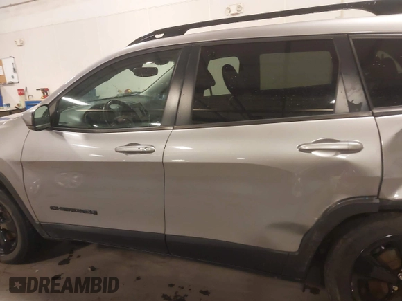 2019 Jeep Cherokee Latitude Plus with VIN 1C4PJMLX2KD427395, listed as a IAAI auction lot 41586532 with 84,033 mi miles and . Bid and sale history available at DreamBid. Image 15.