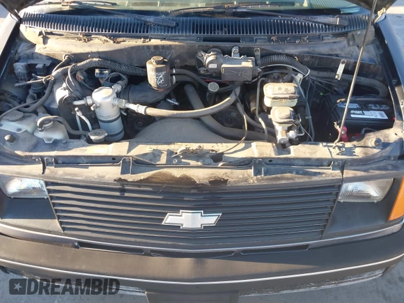 1991 Chevrolet Astro with VIN 1GNDM19Z2MB123653, listed as a IAAI auction lot 41388286 with 175,009 mi miles. Bid and sale history available at carsss.com. Image 10.