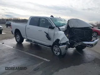 2022 Ram 2500 Big Horn z VIN 3C6UR5DL0NG103812, wystawiony jako IAAI lot #41497556 z przebiegiem Nie podano mil oraz . Historia ofert i sprzedaży dostępna na DreamBid. Obrazek 1.