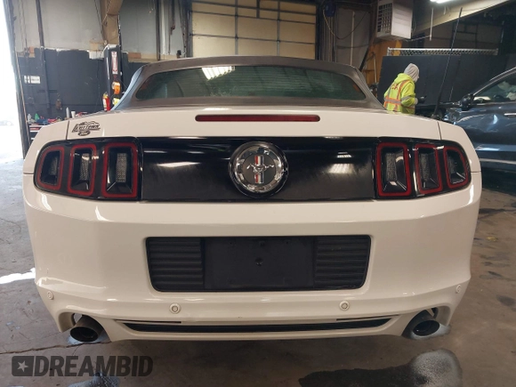 2014 Ford Mustang V6 with VIN 1ZVBP8EM4E5267406, listed as a IAAI auction lot 41752563 with 84,823 mi miles. Bid and sale history available at carsss.com. Image 16.