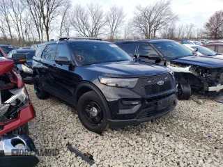 2024 Ford Police Interceptor Utility z VIN 1FM5K8AB4RGA48597, wystawiony jako Copart lot #81979424 z przebiegiem 9 858 mil mil oraz Szkoda całkowita • Salvage title. Historia ofert i sprzedaży dostępna na DreamBid. Obrazek 4.