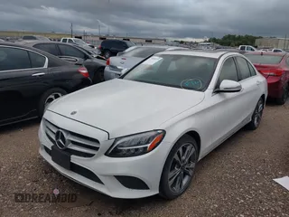 2019 Mercedes-Benz C 300 with VIN 55SWF8DB0KU284459, listed as a IAAI auction lot 40895273 with Not provided miles and . Bid and sale history available at DreamBid. Image 17.