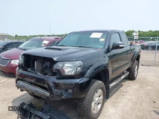 2012 Toyota Tacoma z VIN 5TFUU4EN2CX029450, wystawiony jako IAAI lot #42416155 z przebiegiem 171 711 mil mil oraz . Historia ofert i sprzedaży dostępna na DreamBid. Obrazek 18.