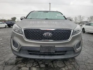 2016 Kia Sorento LX z VIN 5XYPGDA57GG162692, wystawiony jako Copart lot #49185585 z przebiegiem 134 152 mil mil oraz Szkoda całkowita • Salvage title. Historia ofert i sprzedaży dostępna na DreamBid. Obrazek 5.
