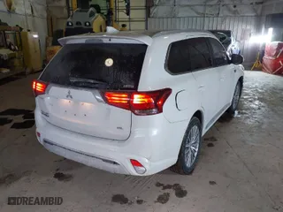 2020 Mitsubishi Outlander PHEV SEL with VIN JA4J24A55LZ008945, listed as a IAAI auction lot 41632264 with 87,133 mi miles. Bid and sale history available at carsss.com. Image 4.