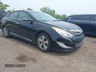 2012 Hyundai Sonata Hybrid z VIN KMHEC4A44CA043692, wystawiony jako IAAI lot #42500239 z przebiegiem 200 666 mil mil oraz . Historia ofert i sprzedaży dostępna na DreamBid. Obrazek 1.