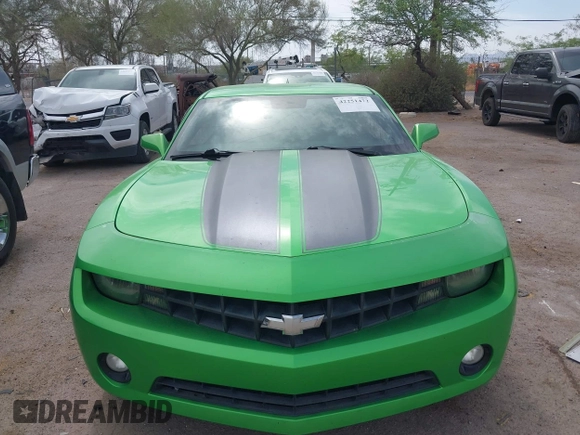 2010 Chevrolet Camaro 1LT z VIN 2G1FF1EVXA9224654, wystawiony jako IAAI lot #42251472 z przebiegiem 178 658 mil mil oraz . Historia ofert i sprzedaży dostępna na DreamBid. Obrazek 12.