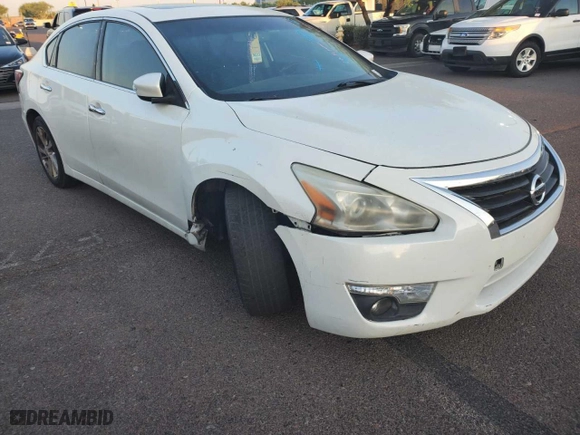 2014 Nissan Altima 2.5 SV with VIN 1N4AL3AP8EC901623, listed as a Copart auction lot 83924844 with 134,143 mi miles and Clean Title. Bid and sale history available at carsss.com. Image 1.