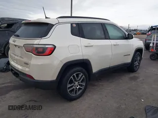 2017 Jeep Compass Latitude with VIN 3C4NJDBB5HT631320, listed as a IAAI auction lot 41446430 with 122,043 mi miles. Bid and sale history available at carsss.com. Image 4.