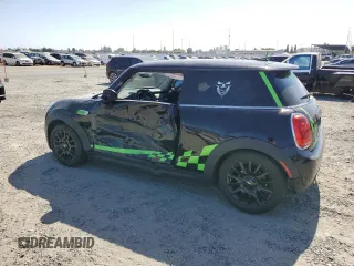 2018 MINI Hardtop Cooper with VIN WMWXP5C54J2G64015, listed as a Copart auction lot 61866865 with 32,927 mi miles and Salvage title. Bid and sale history available at DreamBid. Image 2.