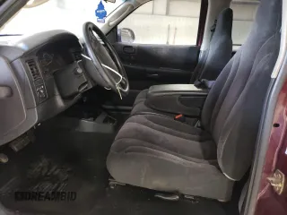 2001 Dodge Dakota Sport z VIN 1B7GG22NX1S172265, wystawiony jako Copart lot #42190165 z przebiegiem 109 799 mil mil oraz Szkoda całkowita • Salvage title. Historia ofert i sprzedaży dostępna na DreamBid. Obrazek 7.