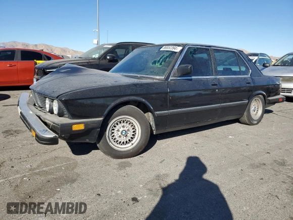 1988 BMW 5 Series 535i with VIN WBADC8406J3262135, listed as a Copart auction lot 86652394 with 173,616 mi miles and Salvage Title. Bid and sale history available at carsss.com. Image 1.