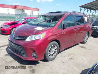 2019 Toyota Sienna XLE Auto Access Seat with VIN 5TDYZ3DC5KS981215, listed as a IAAI auction lot 40288449 with 73,473 mi miles. Bid and sale history available at carsss.com. Image 2.