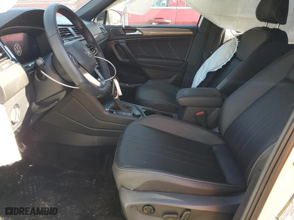 2023 Volkswagen Tiguan SE R-Line Black with VIN 3VV8B7AXXPM134962, listed as a Copart auction lot 70761024 with 17,783 mi miles and Salvage Title. Bid and sale history available at carsss.com. Image 7.