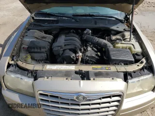 2006 Chrysler 300 with VIN 2C3KA43R96H366295, listed as a Copart auction lot 45477535 with 195,498 mi miles and Salvage Title. Bid and sale history available at carsss.com. Image 11.