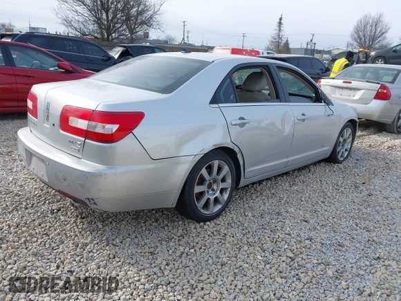 2009 Lincoln MKZ z VIN 3LNHM28T49R605620, wystawiony jako IAAI lot #41529528 z przebiegiem 208 321 mil mil oraz . Historia ofert i sprzedaży dostępna na DreamBid. Obrazek 4.