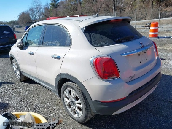 2016 FIAT 500X Easy with VIN ZFBCFXBT2GP434081, listed as a IAAI auction lot 41608740 with 140,325 mi miles. Bid and sale history available at carsss.com. Image 3.