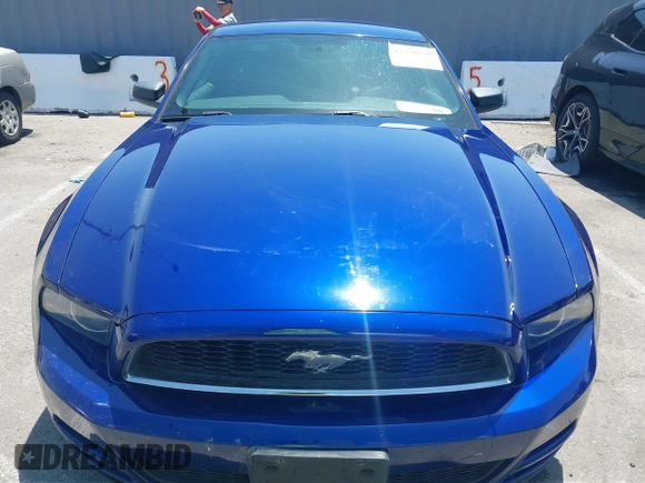 2014 Ford Mustang V6 с VIN 1ZVBP8AM2E5275266, выставлен на аукционе IAAI как лот 42520260 с пробегом 117 589 миль миль и . История ставок и продаж доступна на DreamBid. Изображение 12.