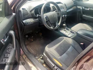 2011 Kia Sorento LX with VIN 5XYKT4A1XBG081472, listed as a Copart auction lot 53398675 with 207,343 mi miles and Clean Title. Bid and sale history available at DreamBid. Image 8.