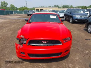 2014 Ford Mustang V6 z VIN 1ZVBP8EM4E5201342, wystawiony jako IAAI lot #42377801 z przebiegiem 99 600 mil mil oraz . Historia ofert i sprzedaży dostępna na DreamBid. Obrazek 12.